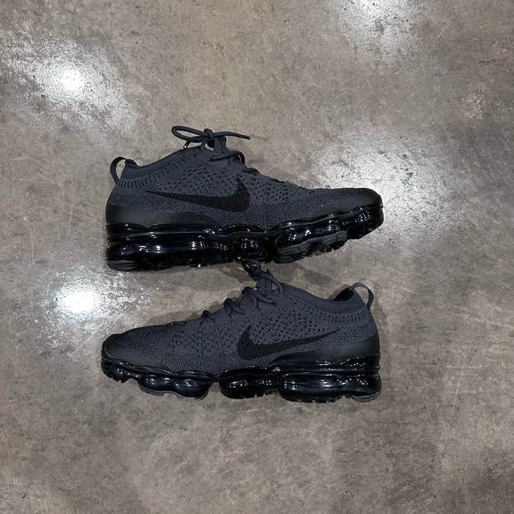 Athletic_Shoes
